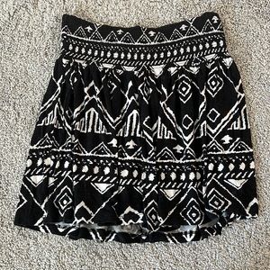 Forever 21 black and white short mini skirt size XS